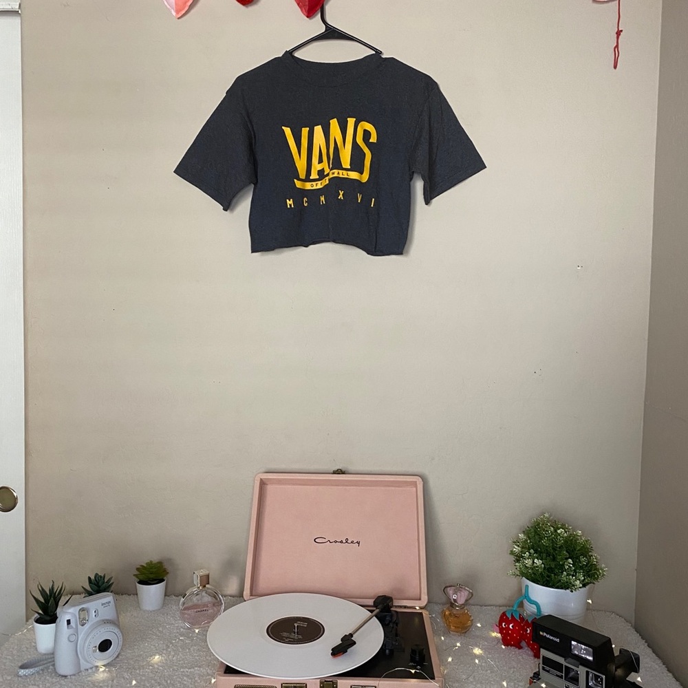 Cropped Men’s Vans T-shirt